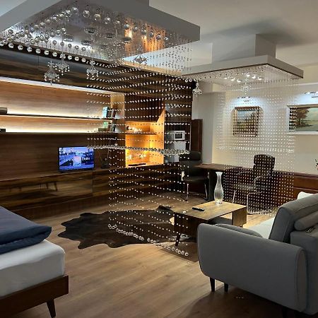 Business Box Apartment บราติสลาวา ภายนอก รูปภาพ