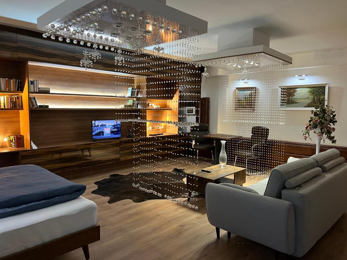 Business Box Apartment บราติสลาวา ภายนอก รูปภาพ