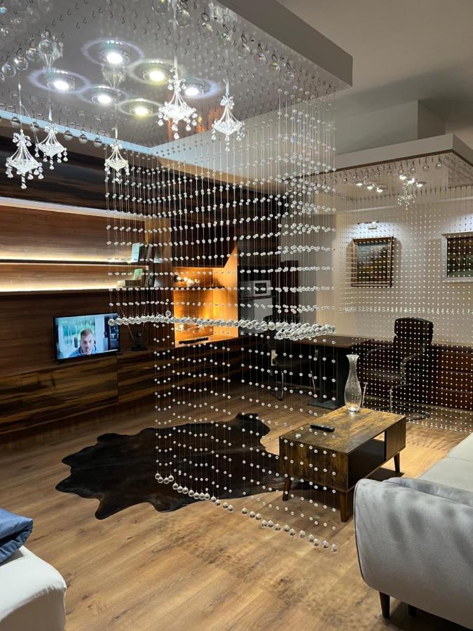 Business Box Apartment บราติสลาวา ภายนอก รูปภาพ