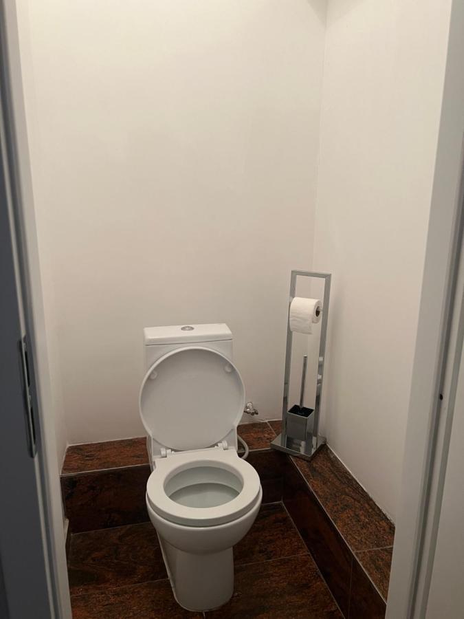 Business Box Apartment บราติสลาวา ภายนอก รูปภาพ